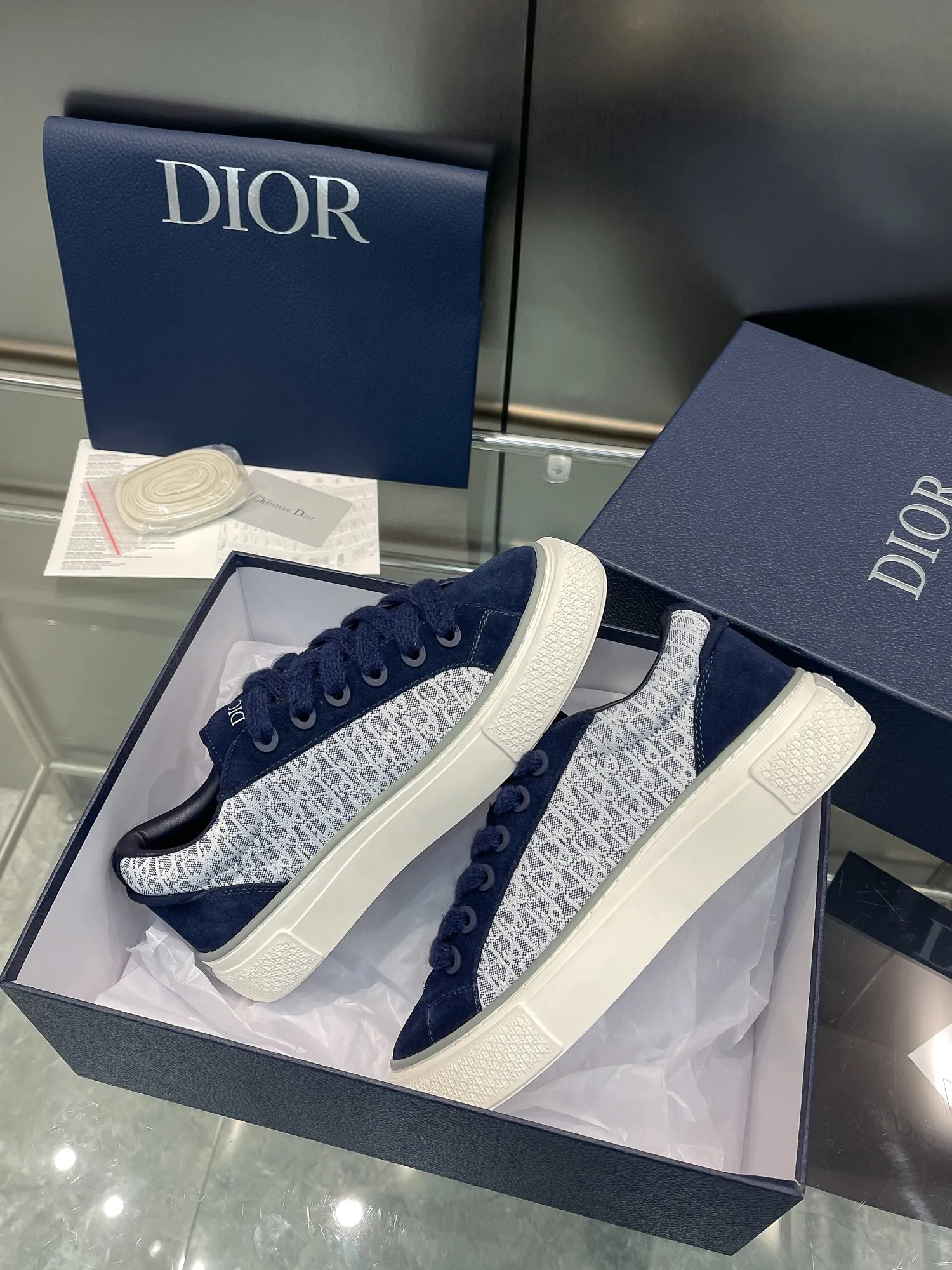 👟👟Ex-factory price 600👟👟 Dior 2023 autumn and winter haute couture series new CD jelly color couple flat casual shoes Dior Size: Female size 35-42 (41.42 customized, non-refundable) / Male size 38-46 (38.46 customized, non-refundable)